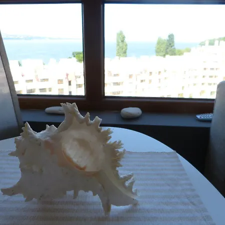 East From Paradise Апартамент