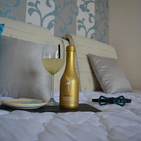 Апартамент East From Paradise