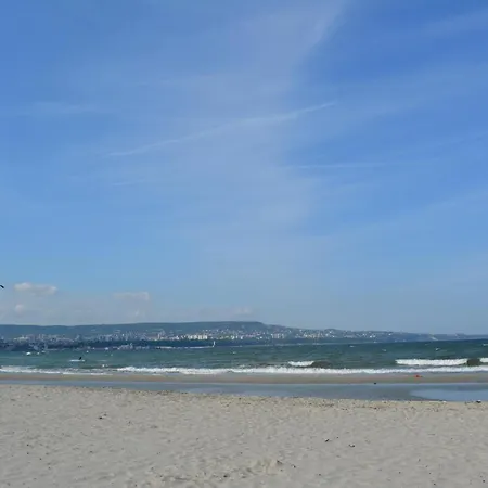 Апартамент East From Paradise *