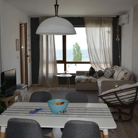 Апартамент East From Paradise *