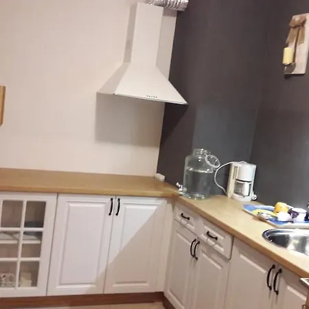 East From Paradise Apartment Warna