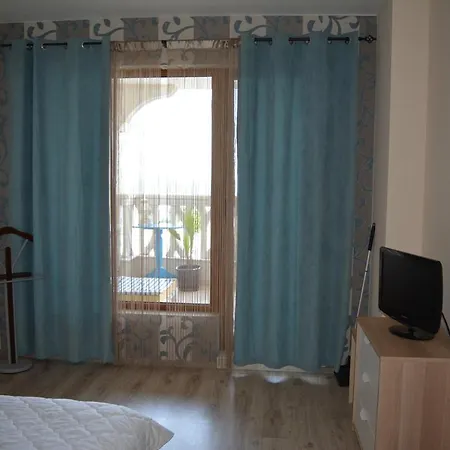 East From Paradise * Warna